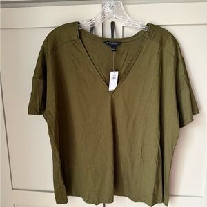 NWT BANANA REPUBLIC Olive Green V-Neck Dropped Shoulder Jersey Tee